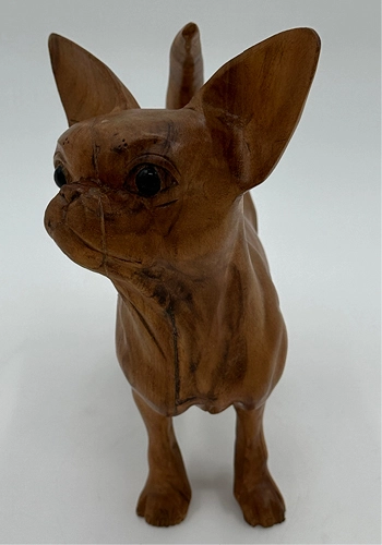 Chihuahua træhund figur håndlavet i suar træ på Bali. Stående træhund